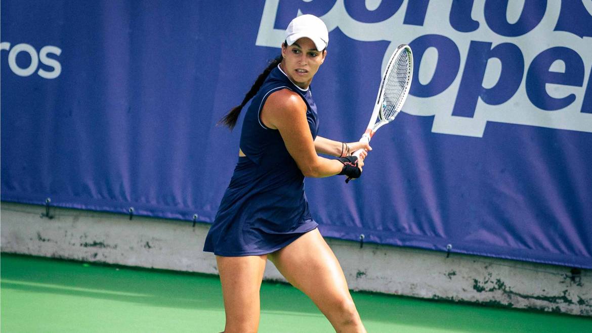 Isabella Shinikova é a grande campeã do Porto Open W40