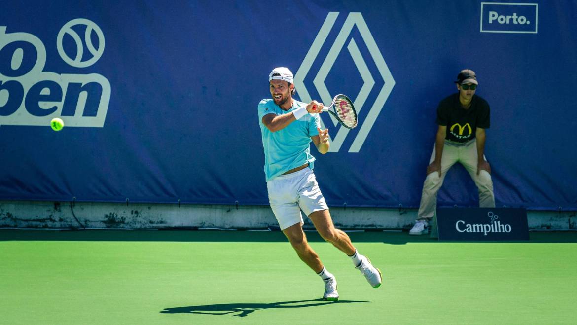 João Sousa ruma às meias-finais do Porto Open Challenger