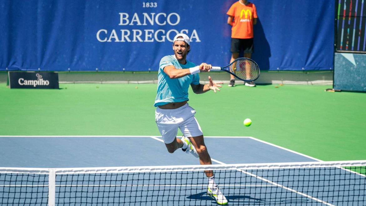 João Sousa avança para os quartos de final do Porto Open