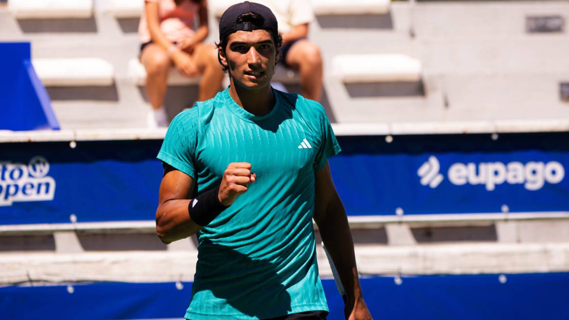 Henrique Rocha, Frederico Silva e Tiago Pereira celebram no Eupago Porto Open